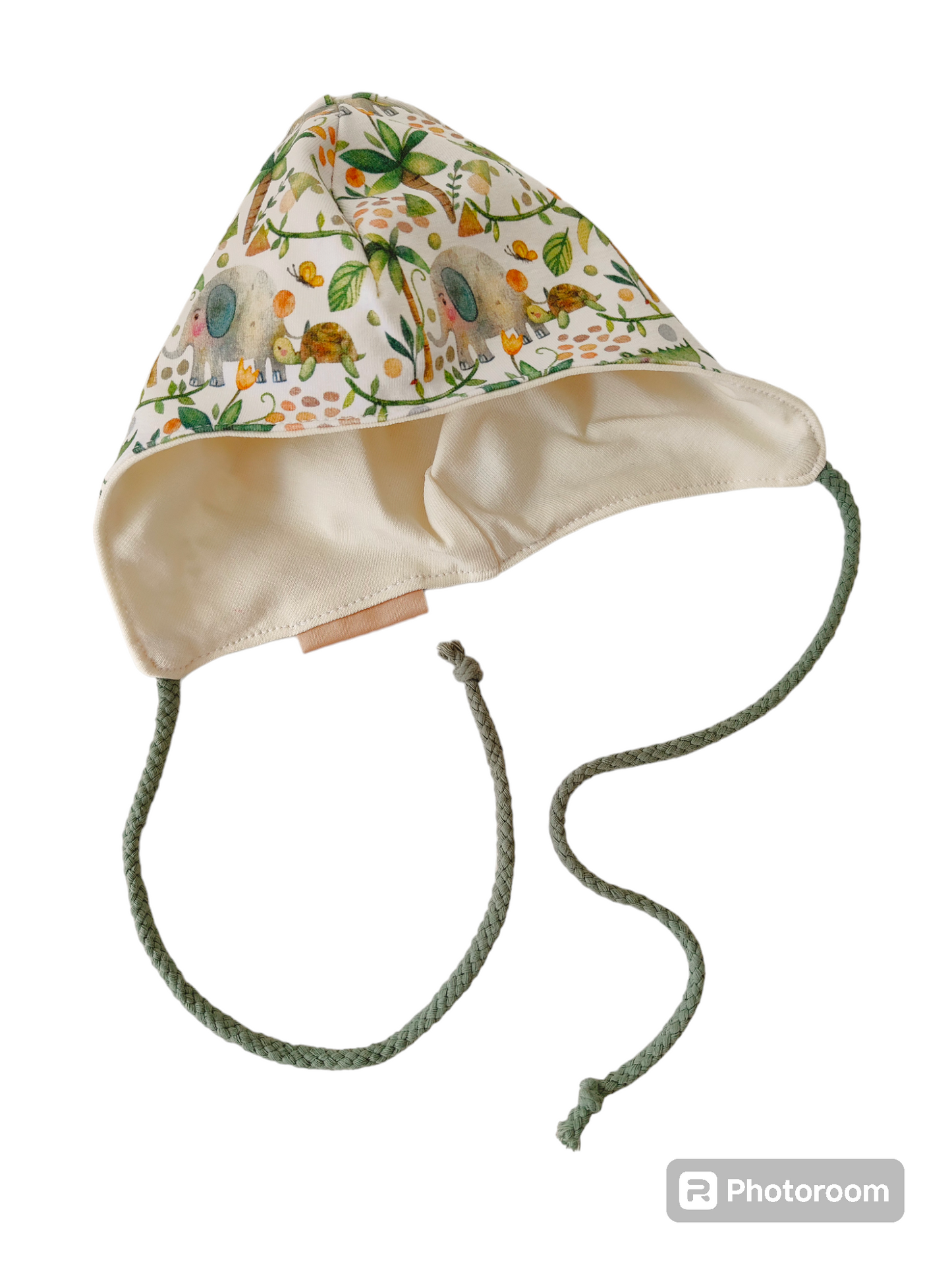 Babymütze aus Jersey - Regenwaldtiere/ Creme