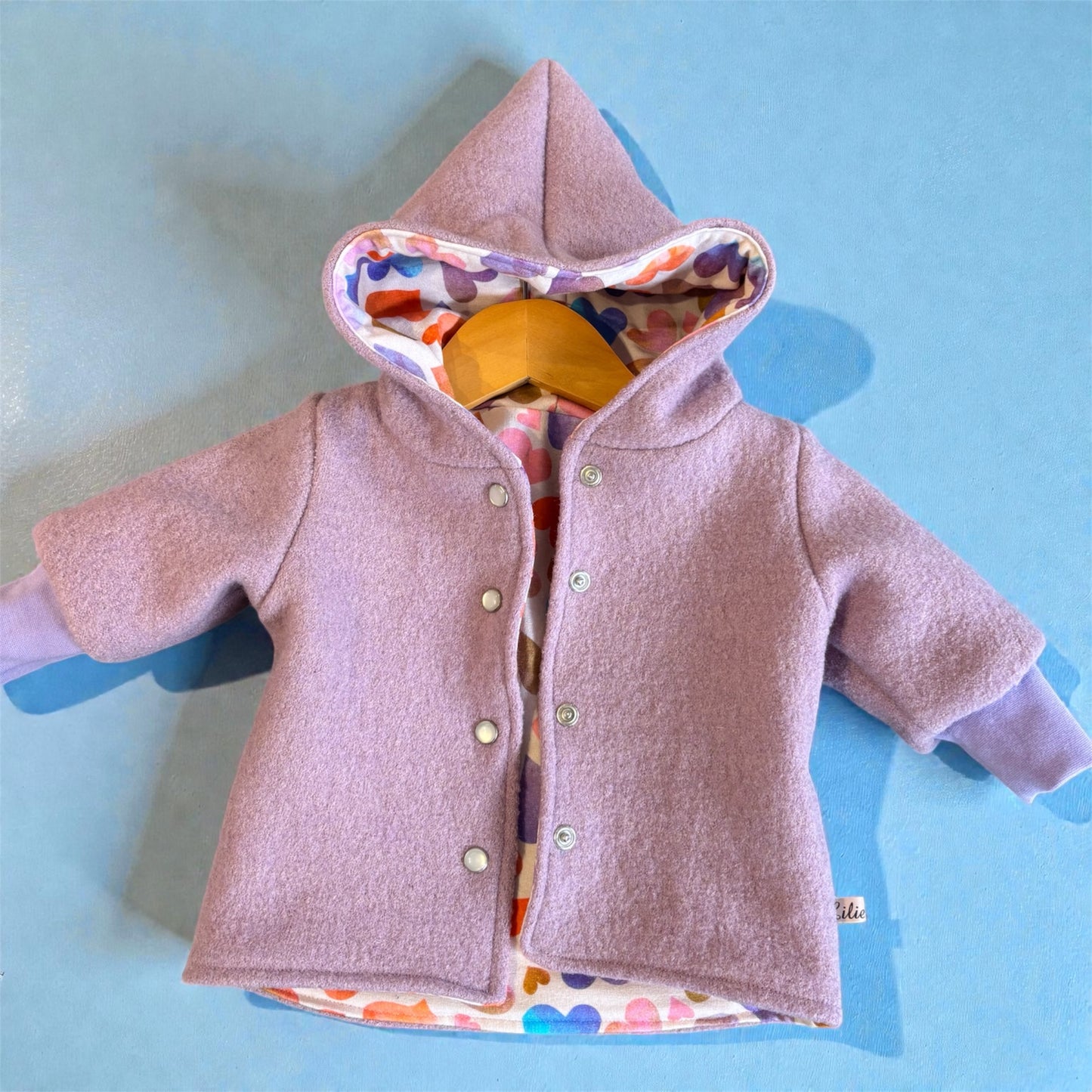Walkjacke-Flieder/ bunte Herzen