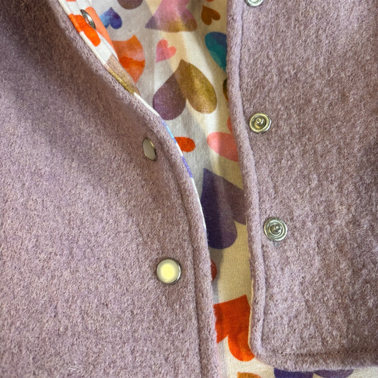 Walkjacke-Flieder/ bunte Herzen