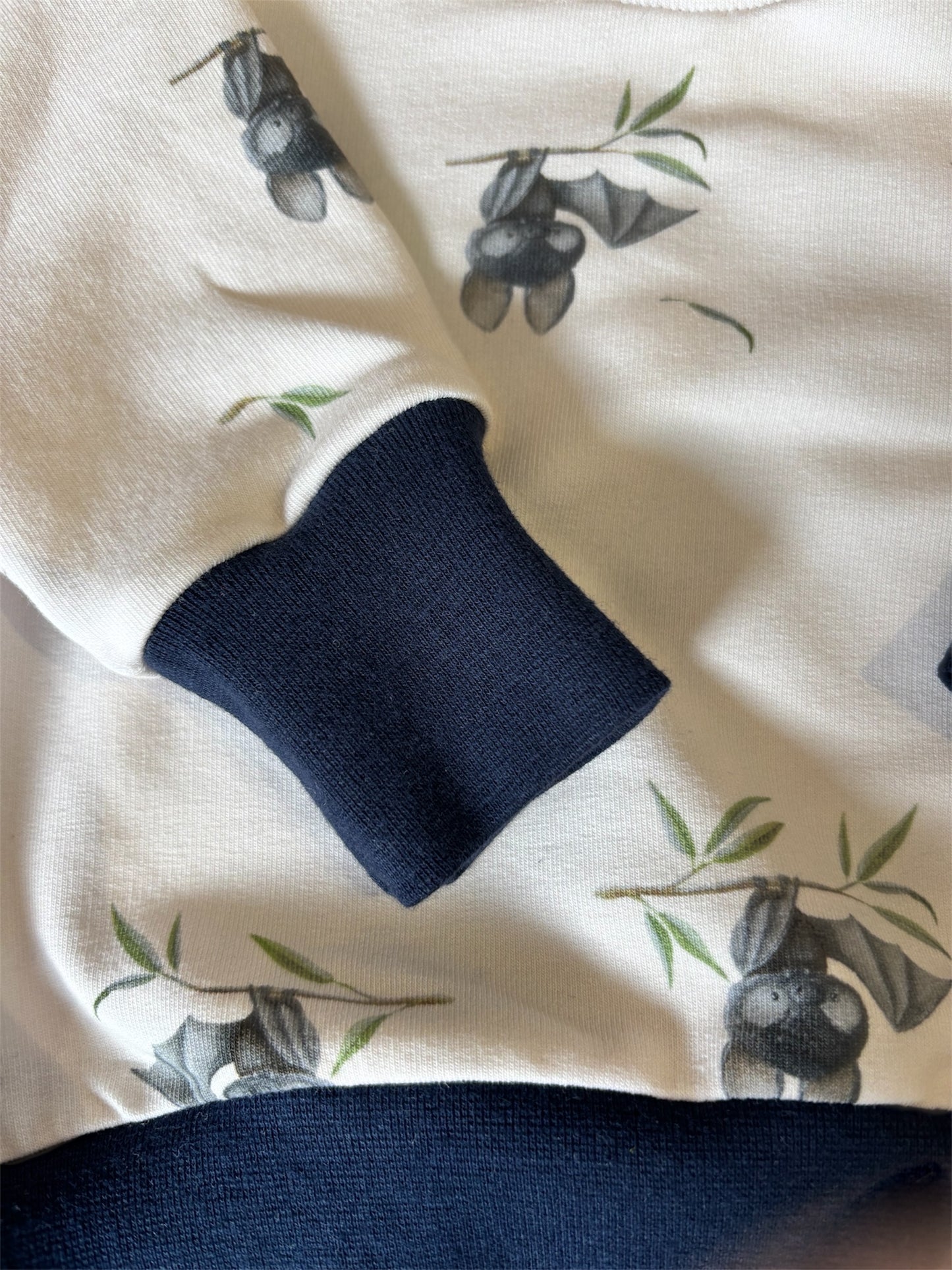 Biobaumwolle Oversizepulli-Fledermäuse/creme/dunkelblau