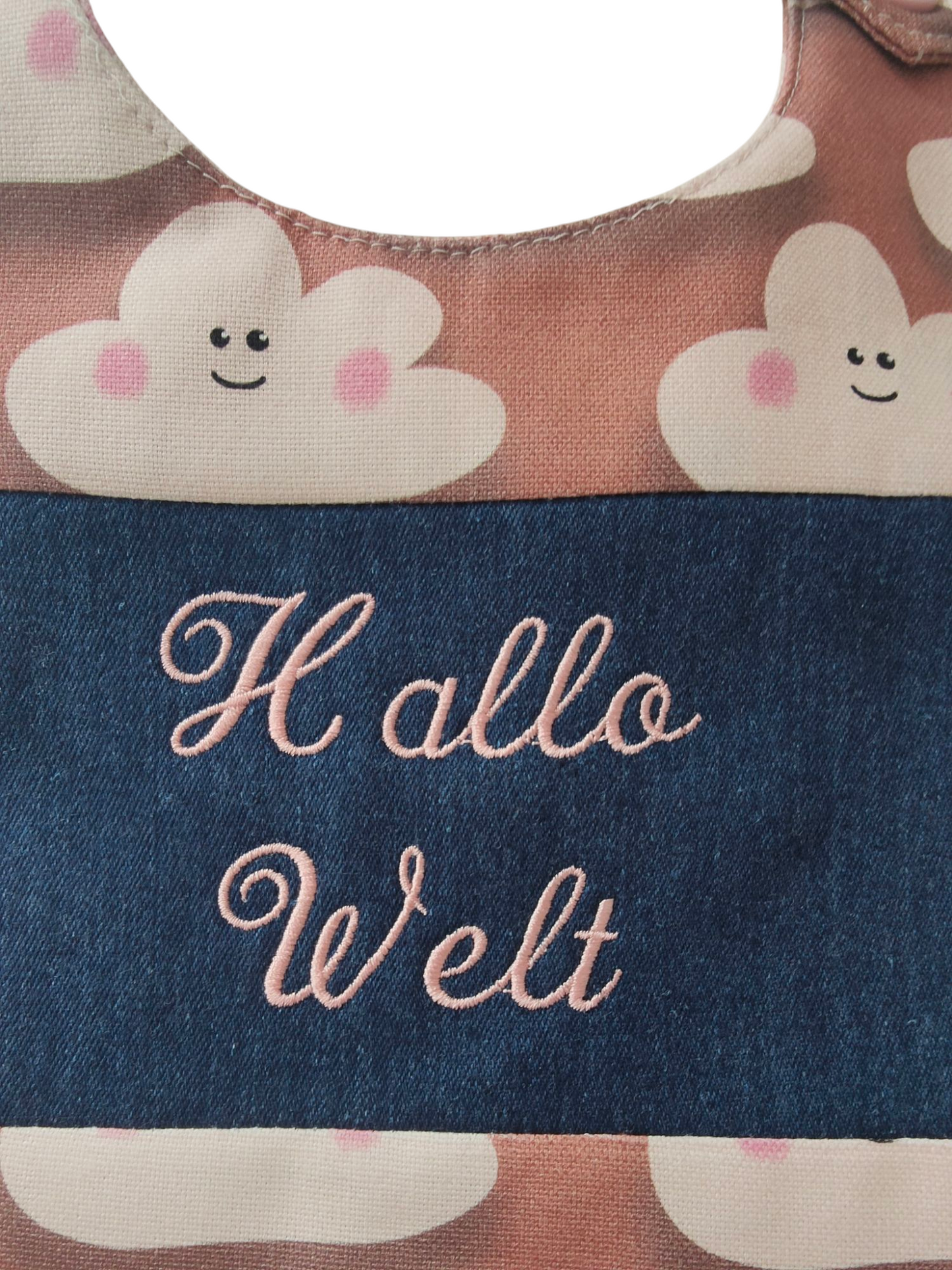 Großes besticktes Lätzchen Wolken/Hallo Welt / Jeans