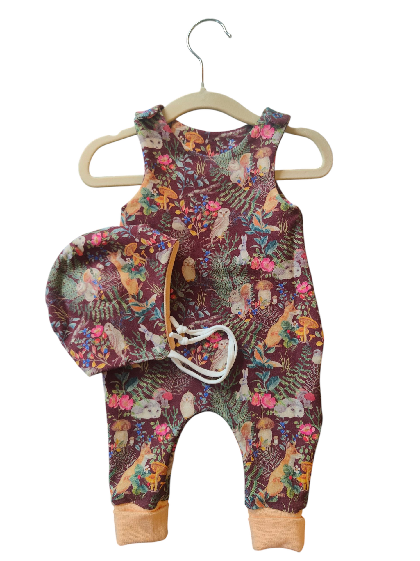 Babystrampler mit Fliegermütze- Waldtiere/braun/Vanille