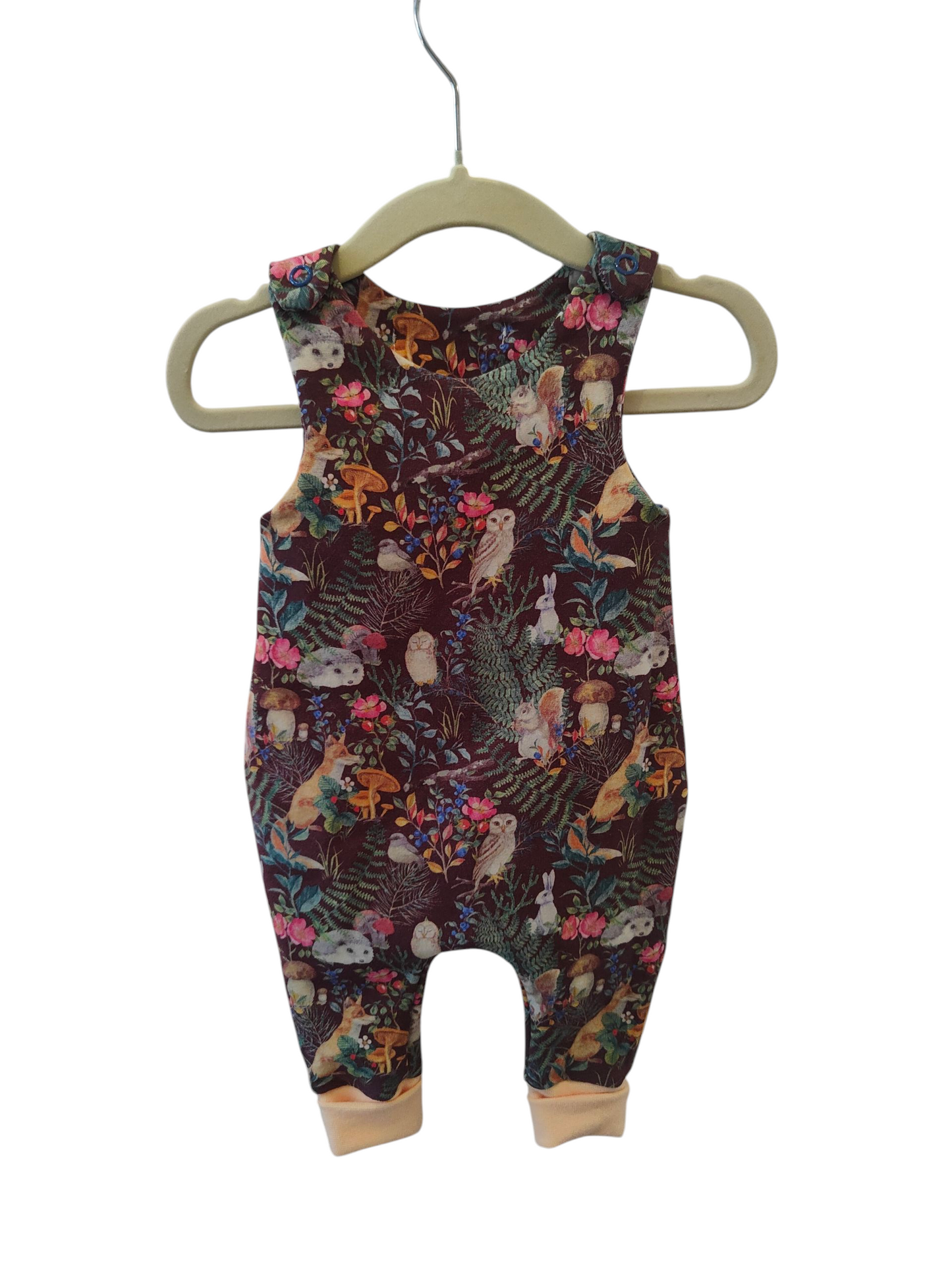 Babystrampler mit Fliegermütze- Waldtiere/braun/Vanille