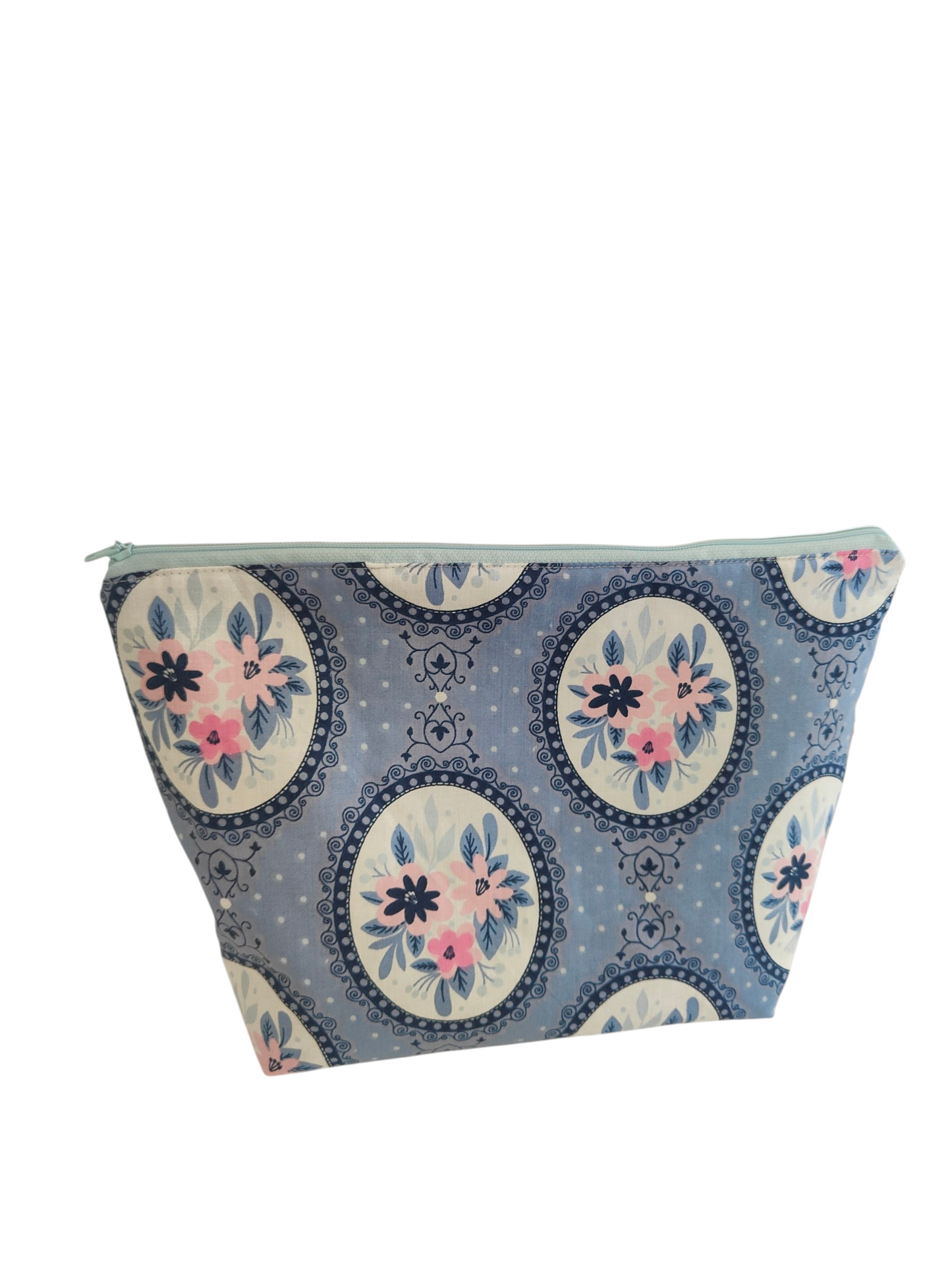 Kosmetiktasche-/ Blütentraum/Blau