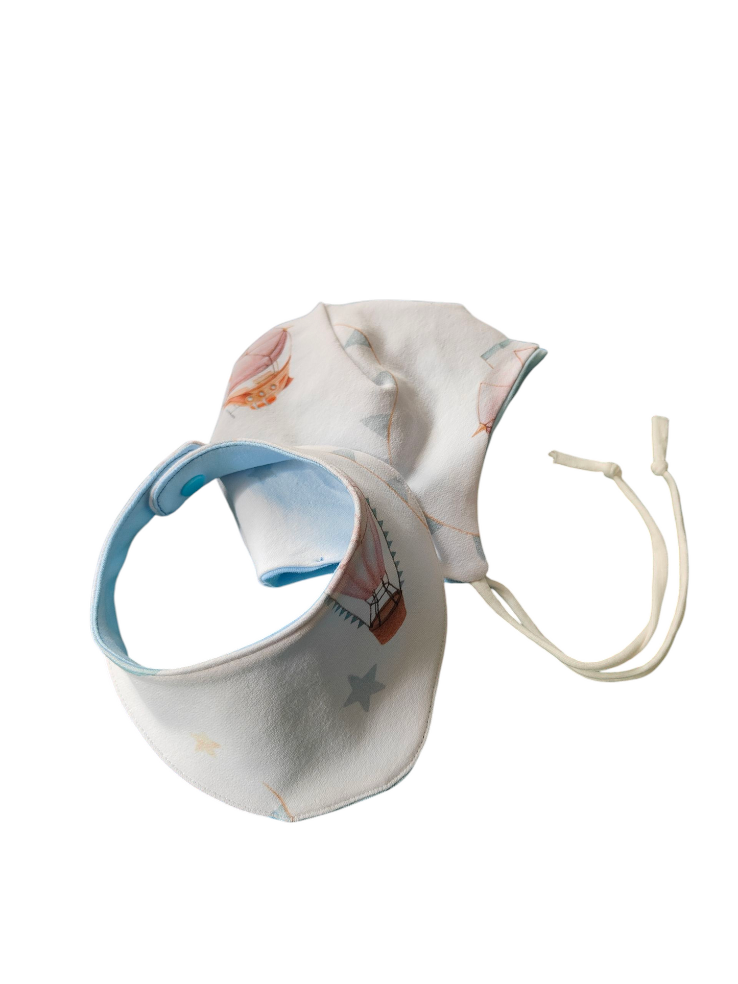 Babymütze mit Halstuch aus Baumwollsweat/Heißluftballon/weiß/hellblau